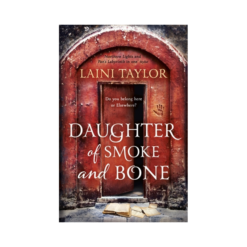 Daughter of Smoke and Bone : Enter another world in this magical SUNDAY TIMES bestseller